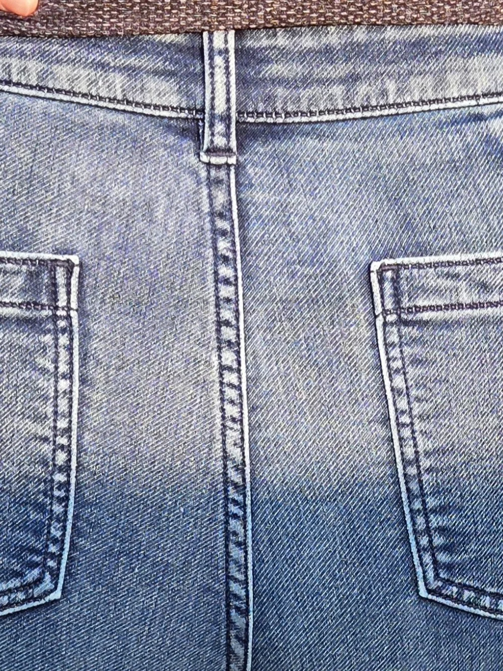 High-Rise Wide-Leg Women's Jeans in Medium Blue